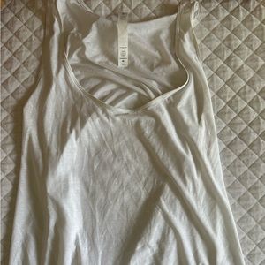 LULULEMON LONG WHITE WORKOUT TANK CUTOUT BACK
